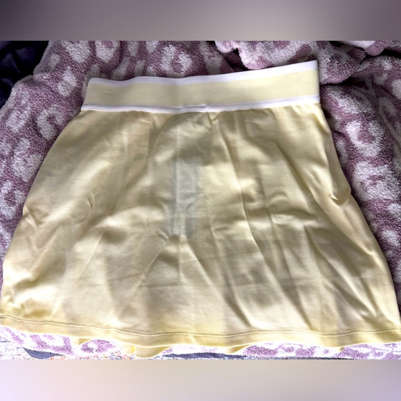 Adidas light yellow tennis set - Picture 2 of 2